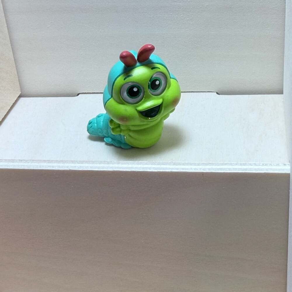 Disney Doorables Series 9 Heimlich Figure